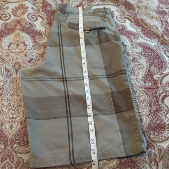 Size 34 mens O'Neill Bermuda plaid shorts - Picture 12 of 16